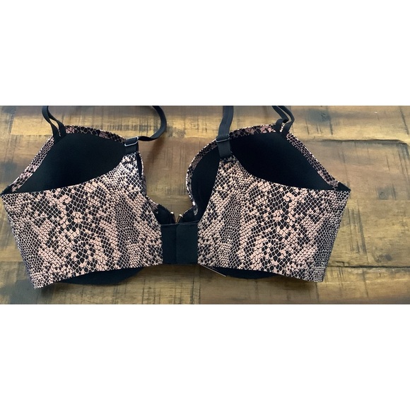 2 Victoria’s Secret bras in very good condition 34D - Picture 7 of 8